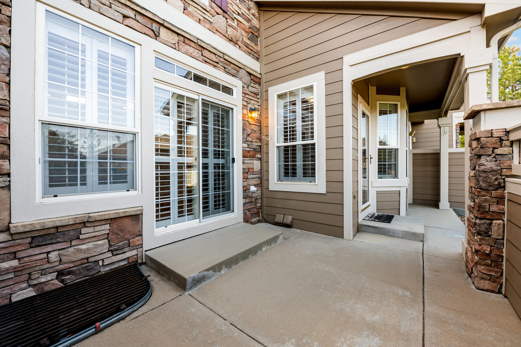 6254 Terry St Golden CO 80403 USA-010-003-Front Patio-MLS_Size.jpg