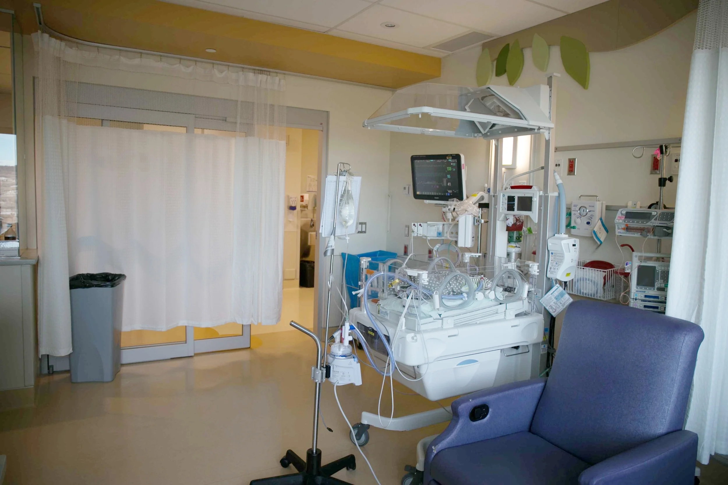 Guide to Calgary’s NICUs Part I — Ottawa Birth and Lifestyle Photographer