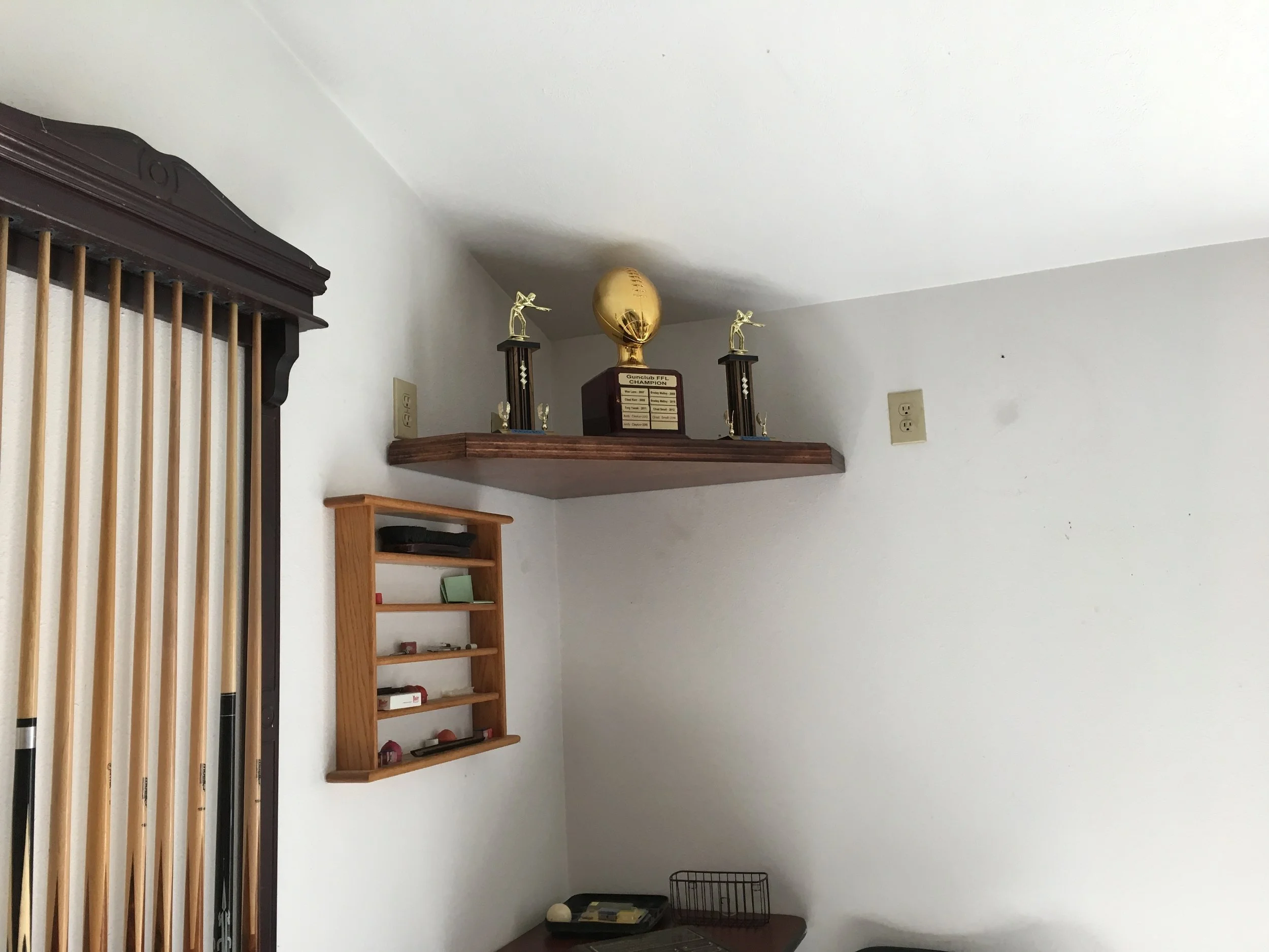 Floating Corner Shelf 13.JPG