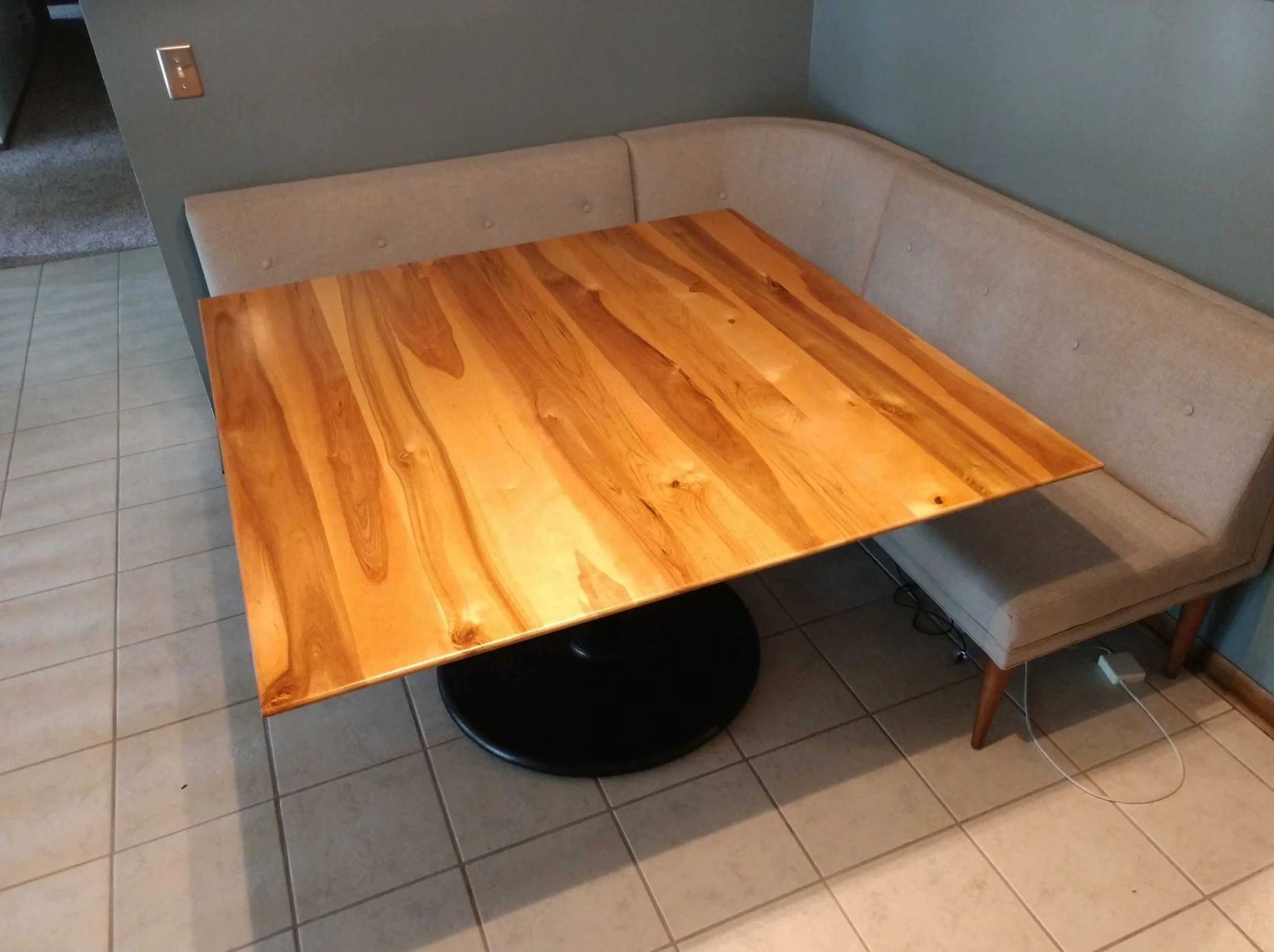 Dana Table Top 5.JPG