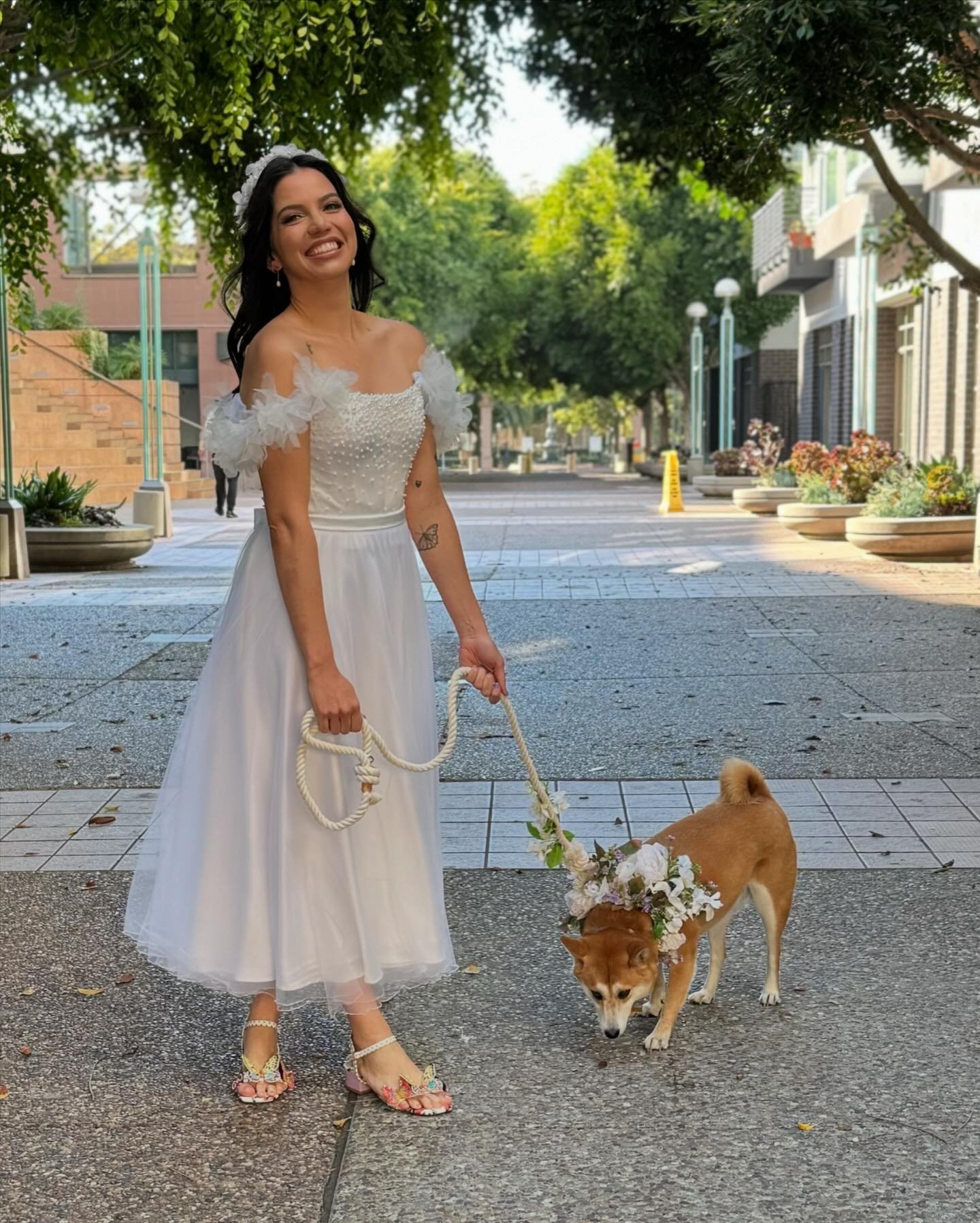 🇺🇸 + 🇧🇷 
Keeping our tradition of turning dreams into reality ✨ @natiquaresma glowing in a custom-made @alyssonsantosbrand on her most unforgettable day ✨

Mantendo nossa tradi&ccedil;&atilde;o de transformar sonhos em realidade ✨ @natiquaresma  