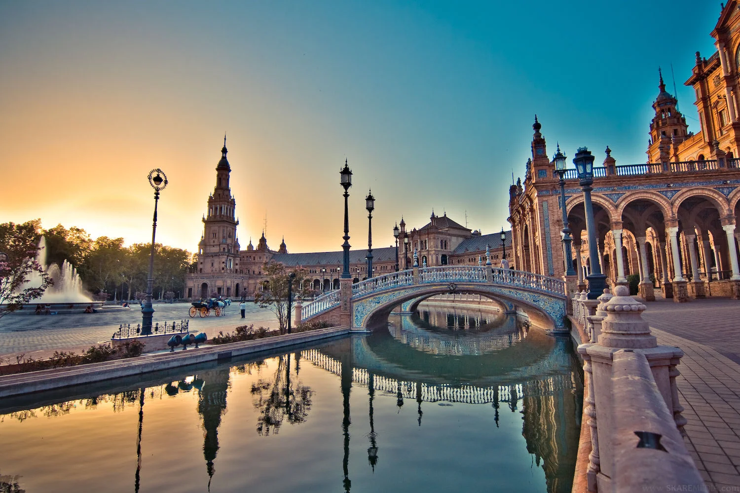 Plaza_de_Espana_Seville2.jpg