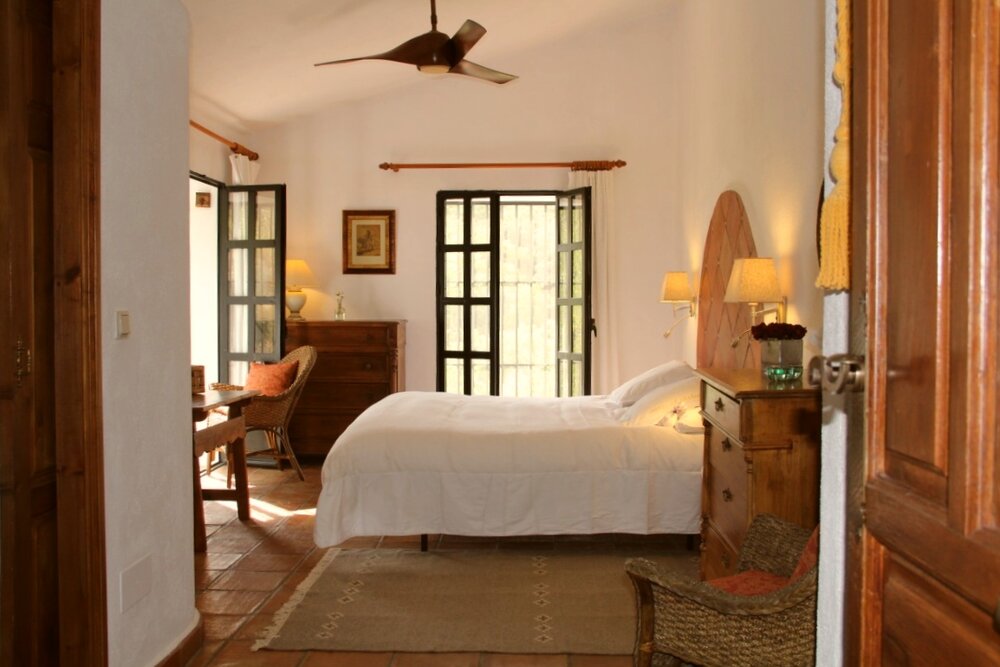 luxury_villa_rental_ronda_bedroom1.jpg