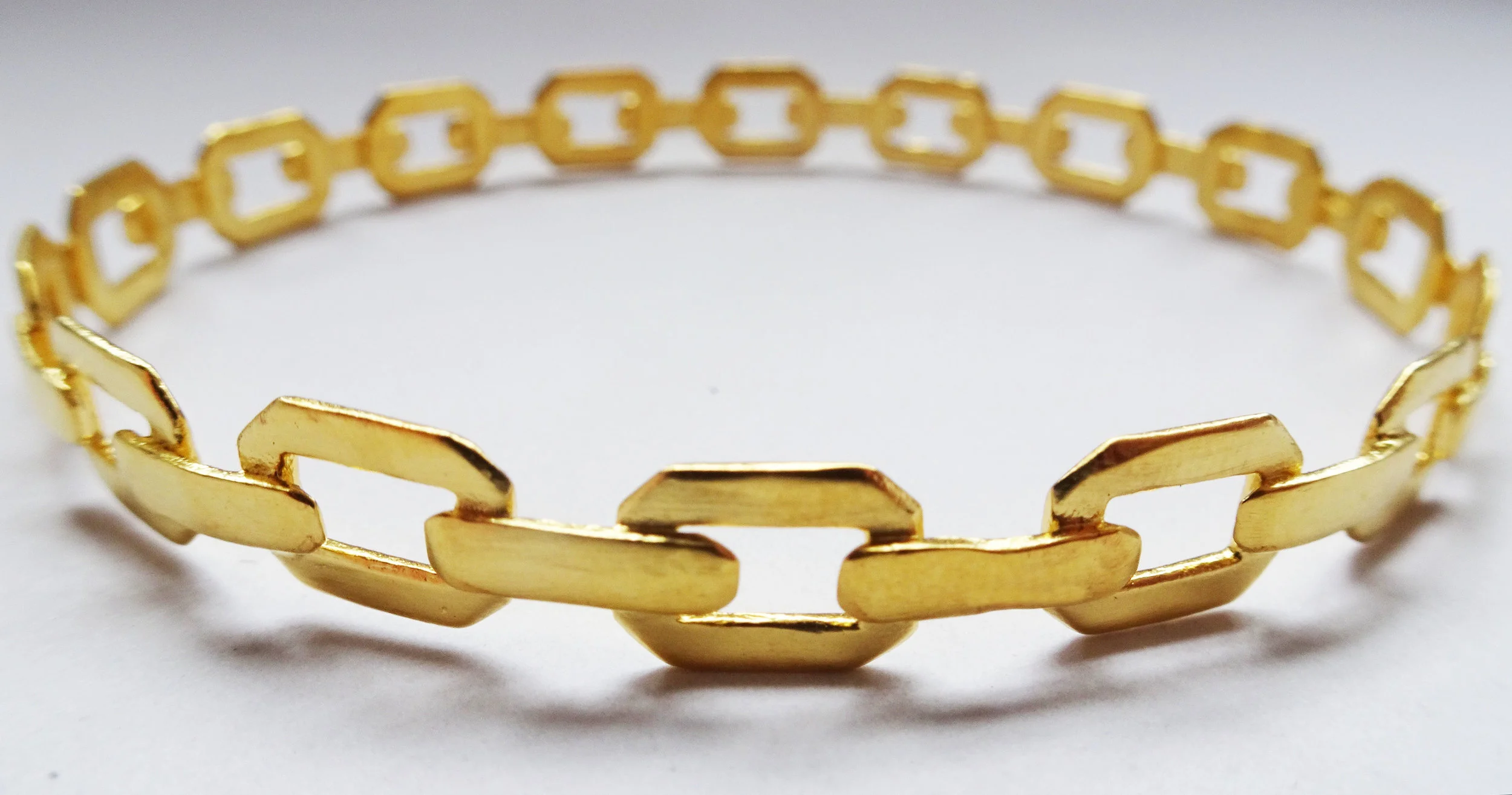 MedGoldBracFrnt.jpg