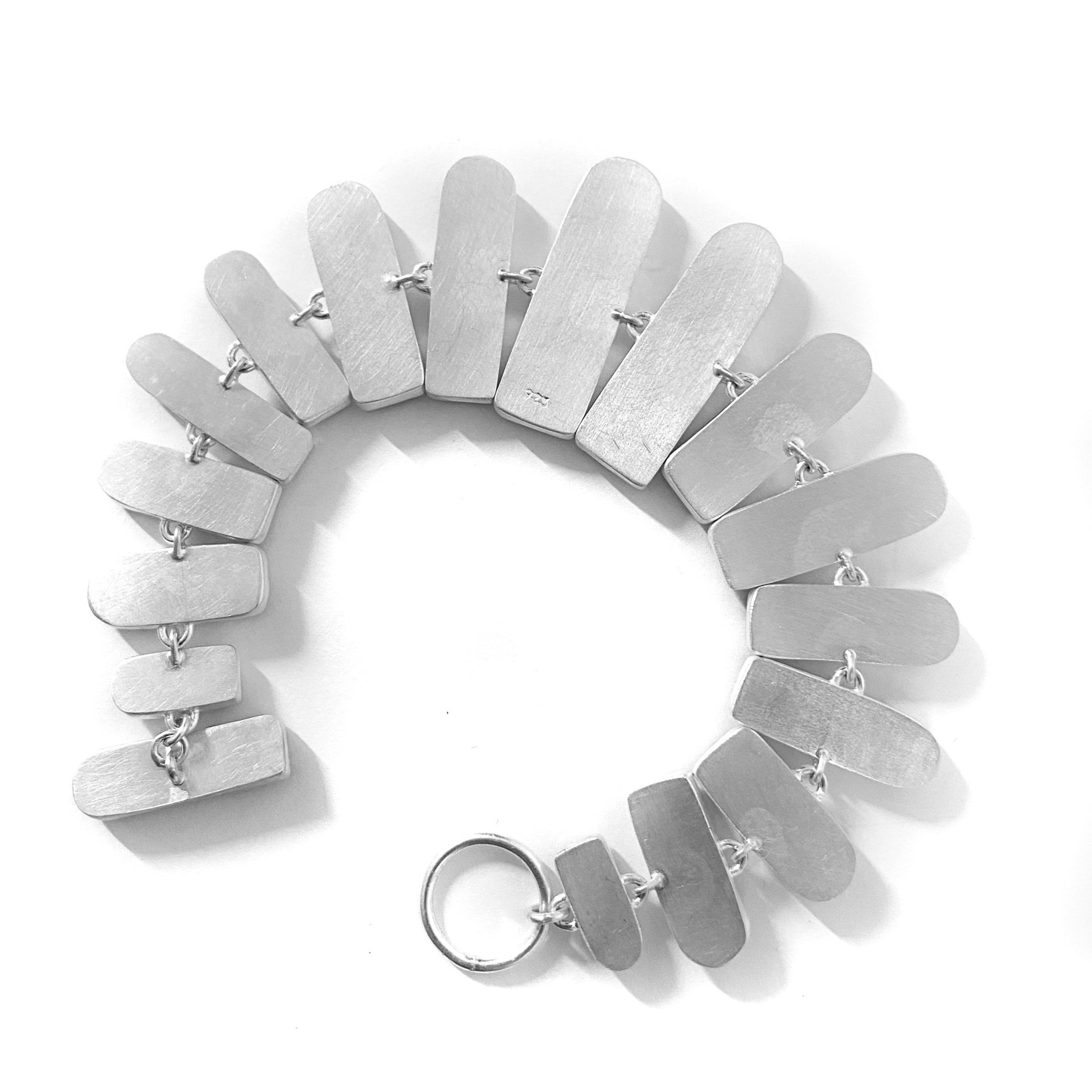 Finger+Bracelet+Back.jpg