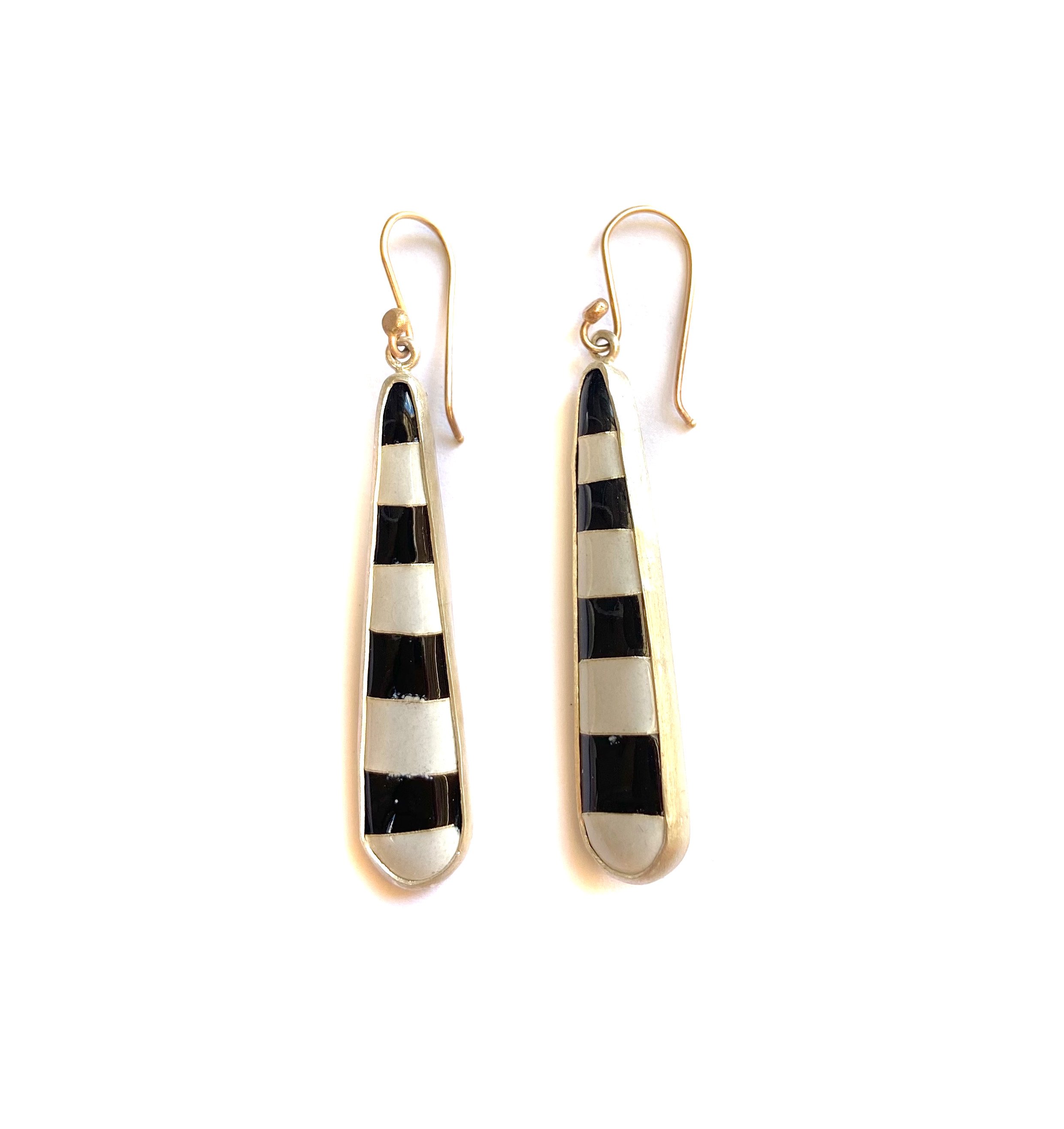Skinny Striped Teardrop Earrings - Black + White