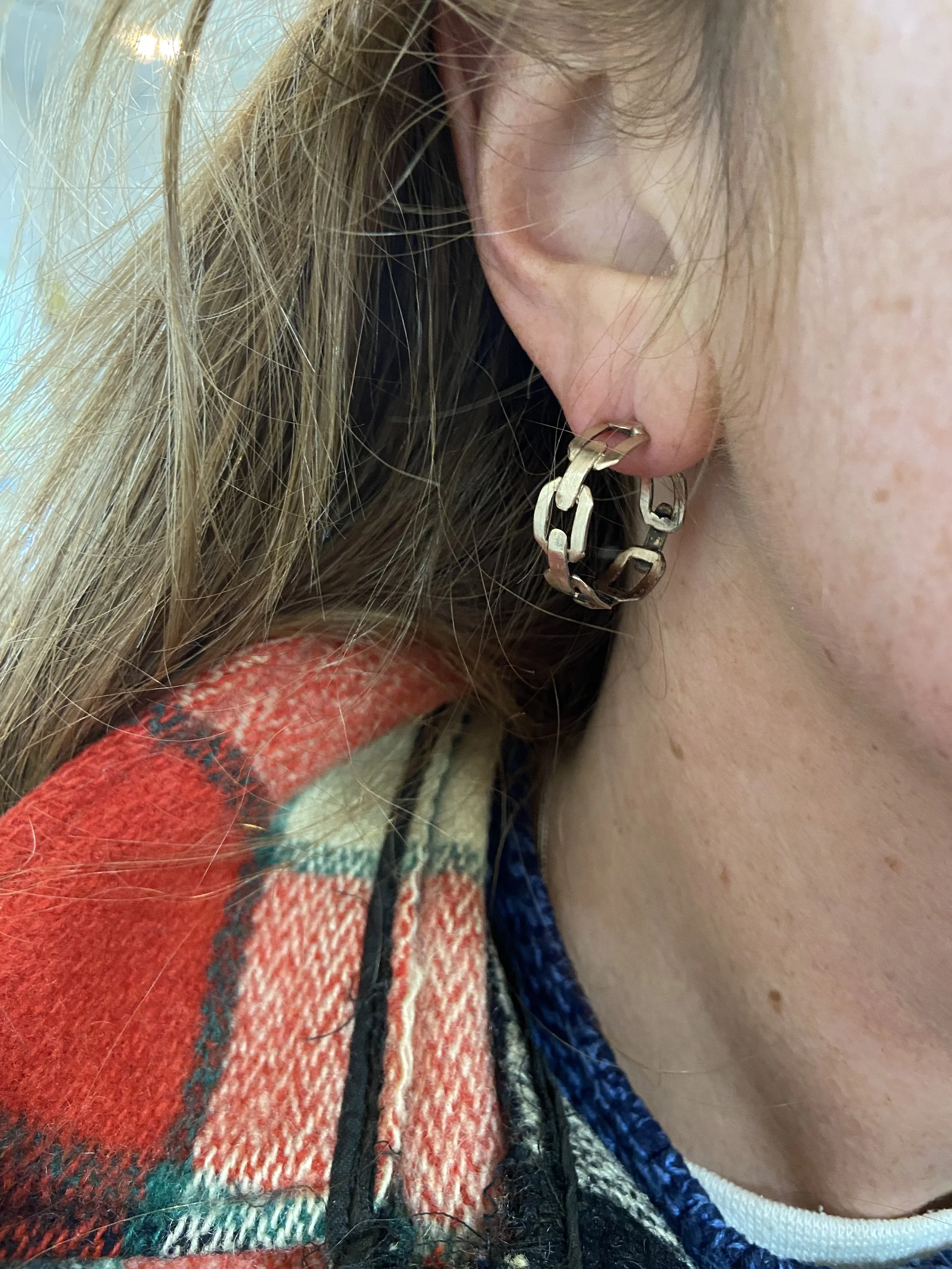 Medium Chainlink Hoop model.jpg