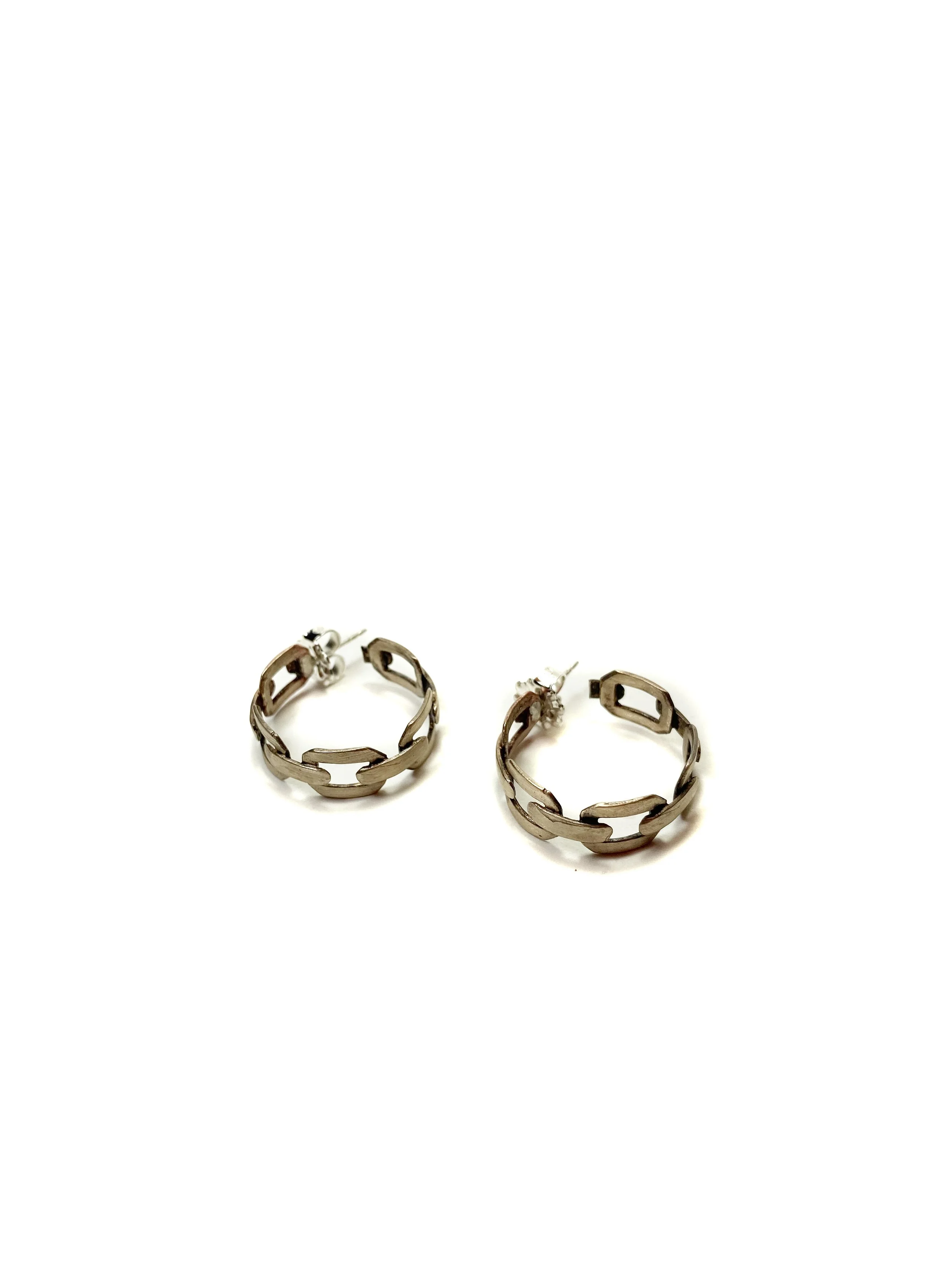Medium Chainlink Hoop Earring