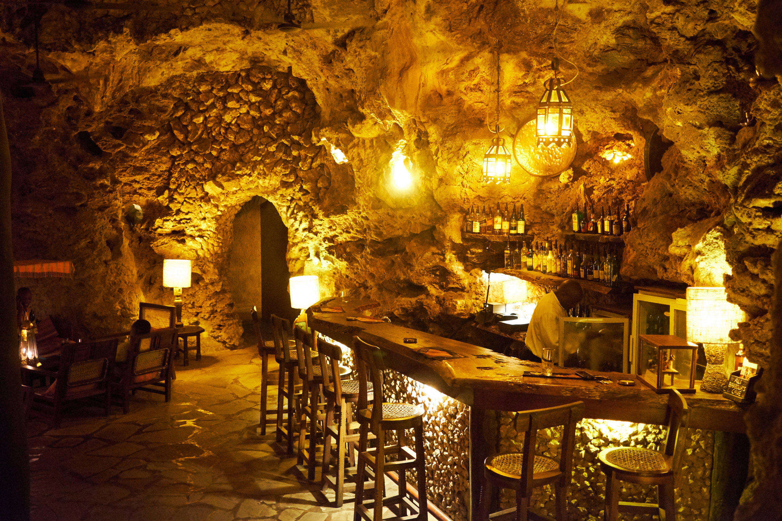 Липцы пещеры. Ali Barbour's Cave Restaurant ресторан. Ali Barbour’s Cave Restaurant – Кения.. Grotta Palazzese, Италия. Ресторан в пещере в Мексике.