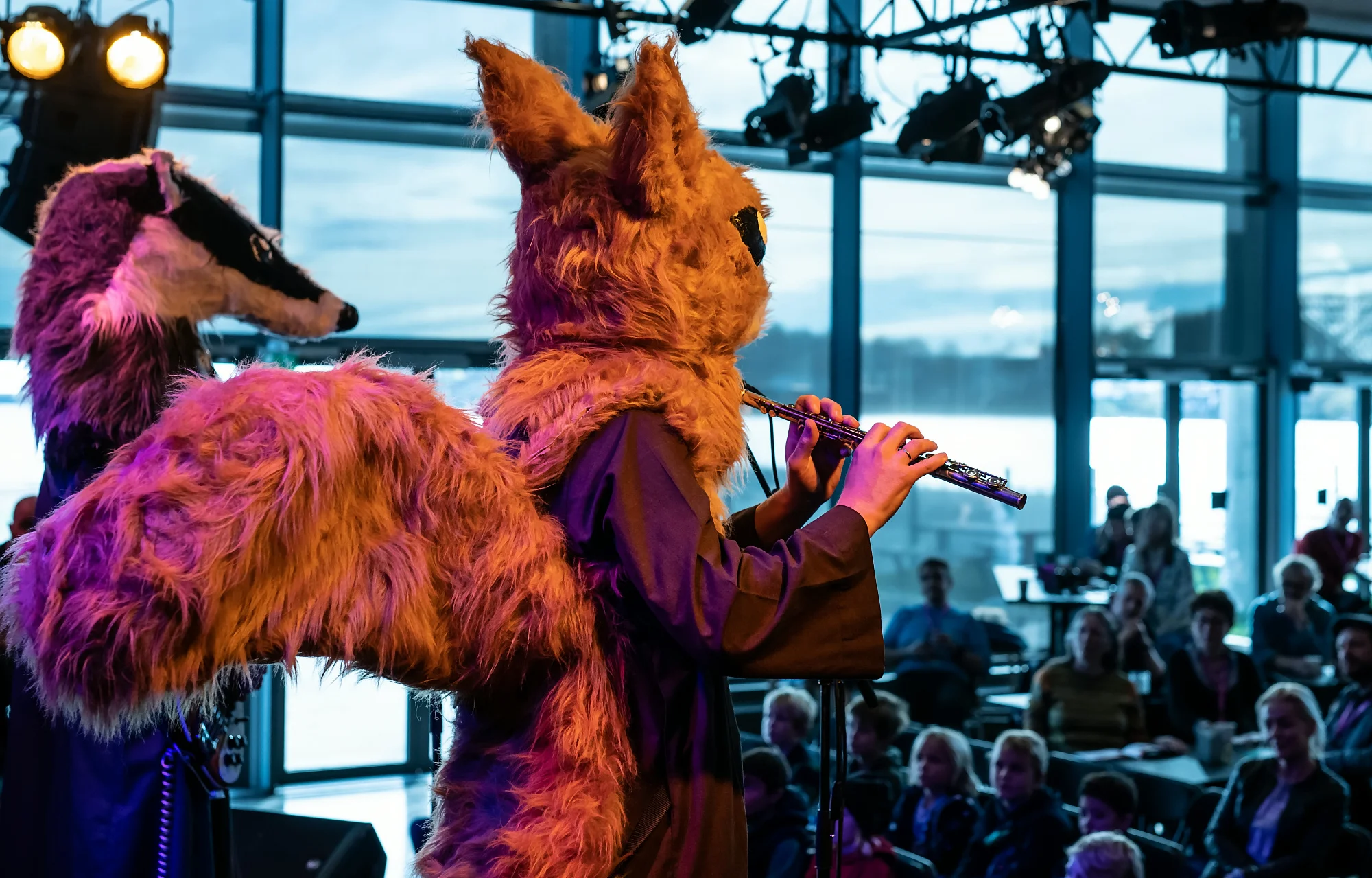 Grevling og ekorn fra bandet Tusmørke - bydyra begeistret mange med sin økoprogrock.
