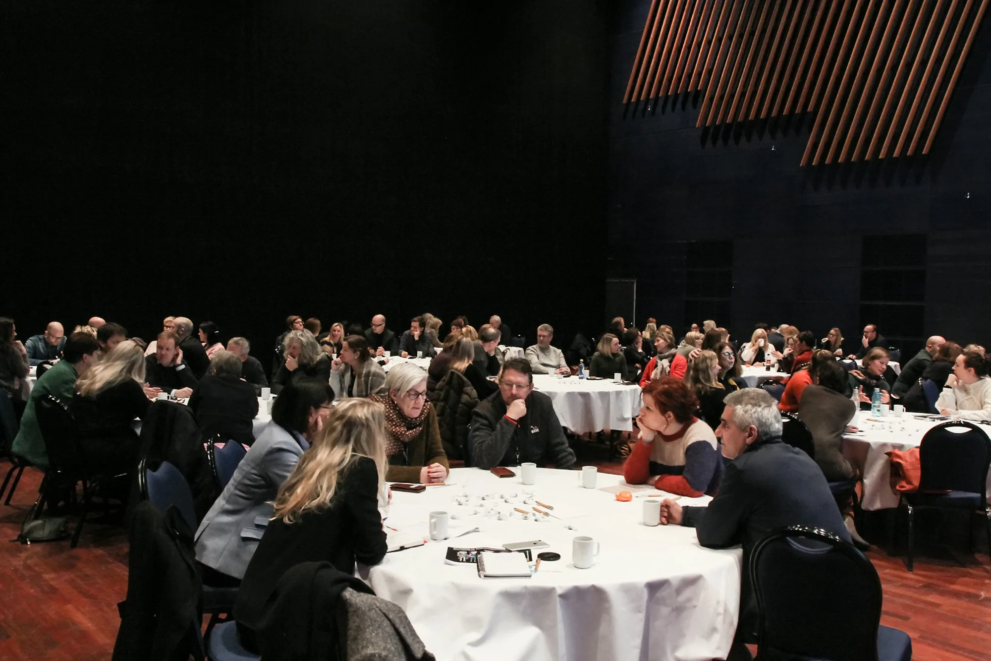 Tid for rundbordsdialog