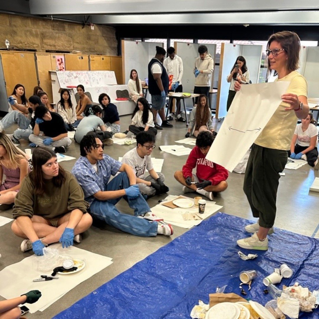 Academic Director Carissa Carter joined the Design 1 course recently to introduce students to synthesis and ideation. In the course, led by instructors Louie Montoya and Charlotte McCurdy, students will be working with the Stanford Office of Sustaina
