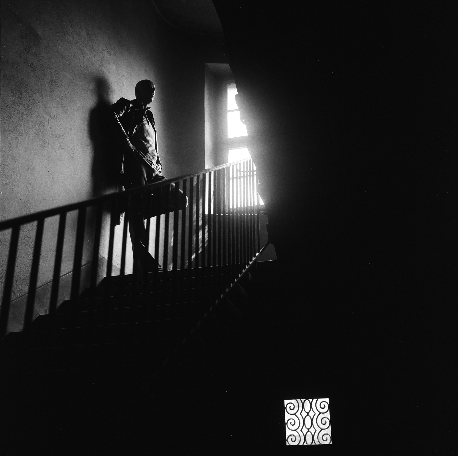 Mario Comensoli in the staircase of his Atelier, at Rousseaustrasse in Zürich