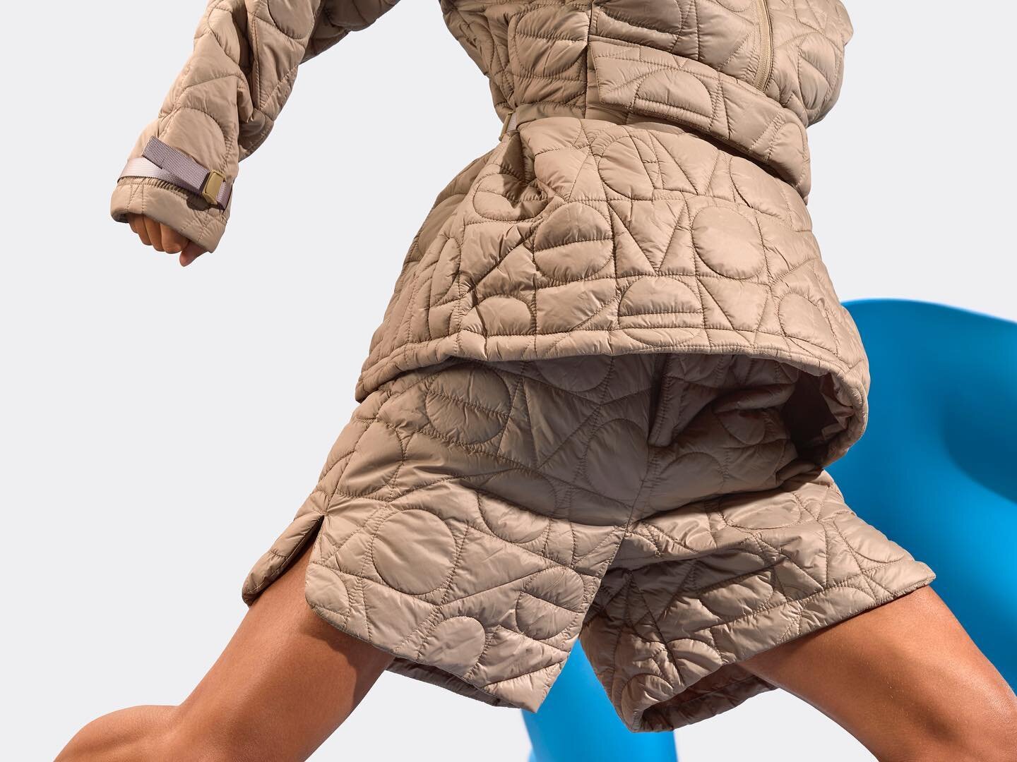 H&amp;M Move&rsquo;s MOVE symbol created as a quilted pattern in their Outdoor collection.