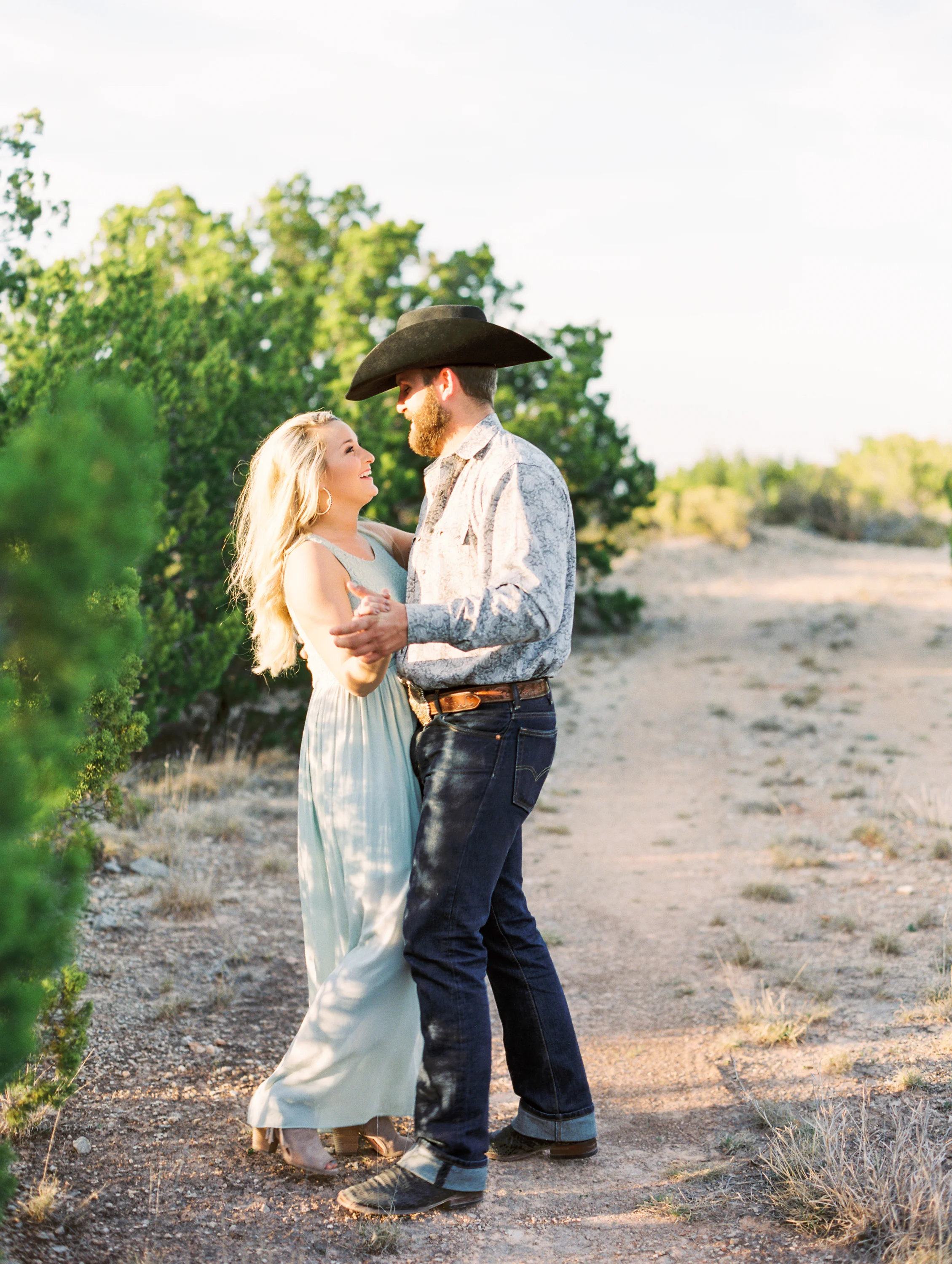 Sam & Stephanie | Abilene, Texas Engagement Session | Engagement Session with Texas Hills | Britni Dean Photography - Film Engagement Session | britnidean.com