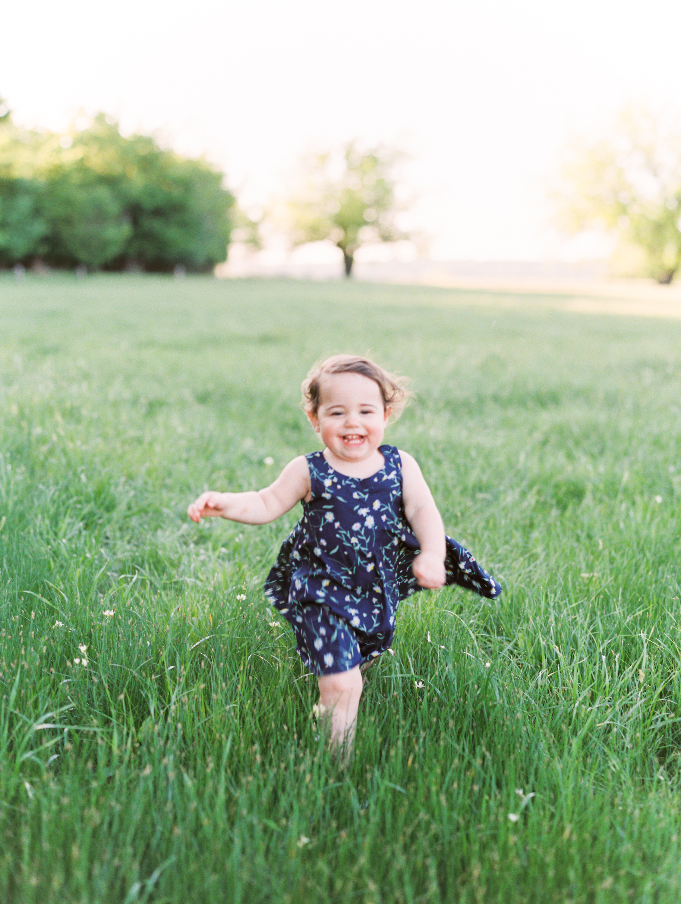 Spring Family Session on Film | What To Wear To Your Family Session | Dallas / Ft. Worth Family Photography | Britni Dean Photography | britnidean.com