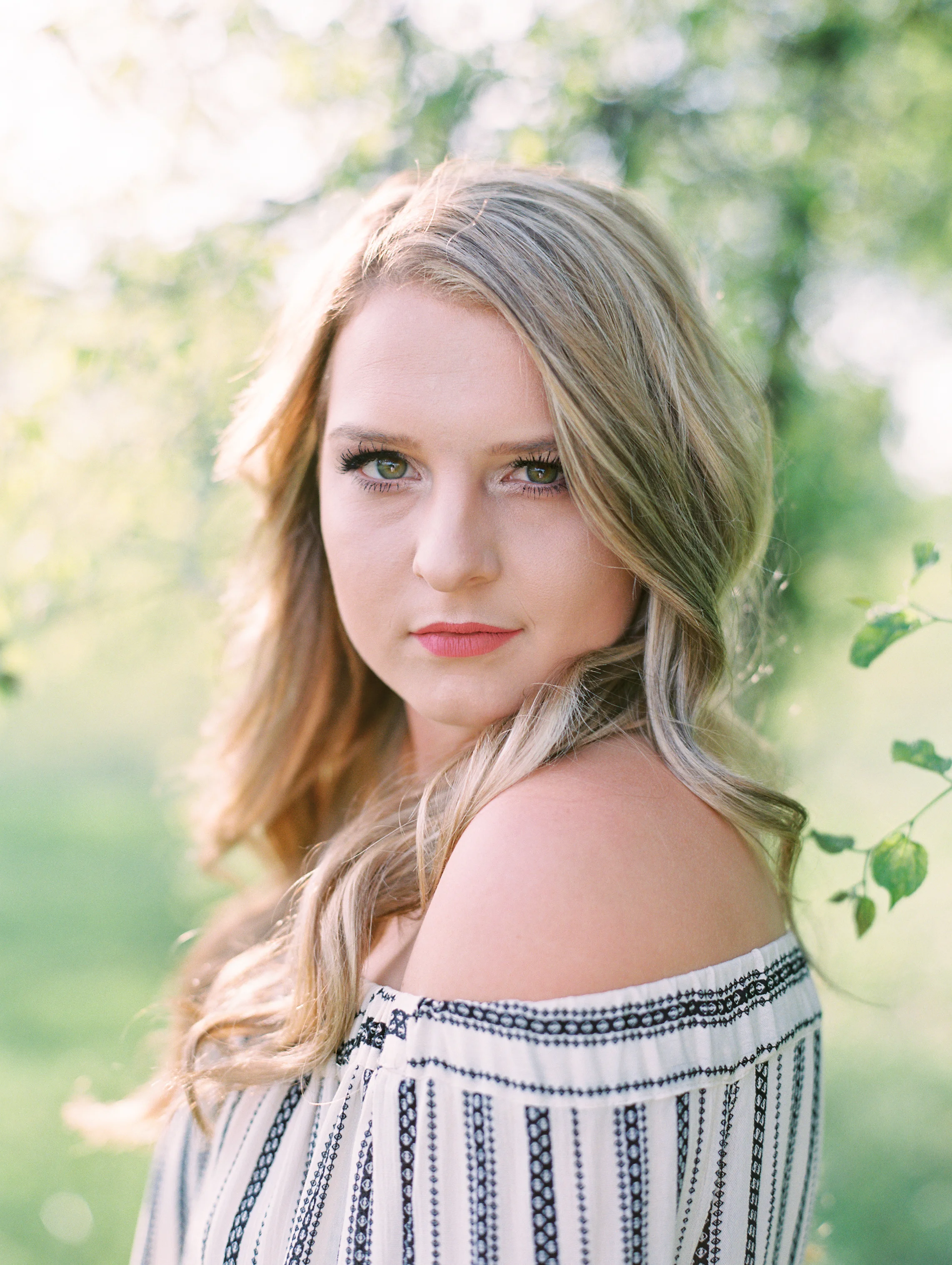 Lauren, Class of 2017 | Gorgeous Senior Session, Stylish Senior Photos | Texas Senior Photographer, Ideas For Senior Girl Session | britnidean.com