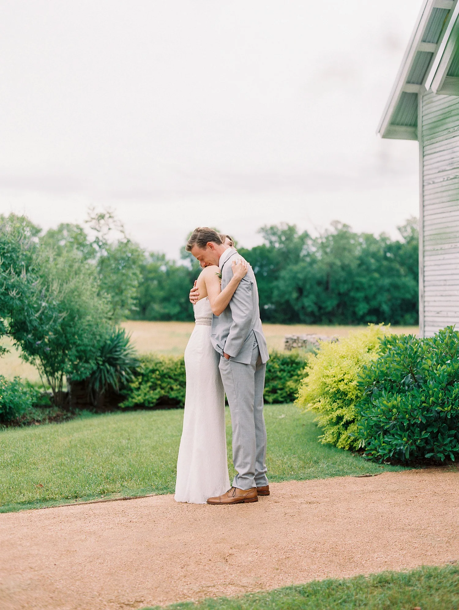 Bride & Groom First Look | Summer Wedding Inspiration | Fort Worth Wedding Photographer | The Brooks at Weatherford