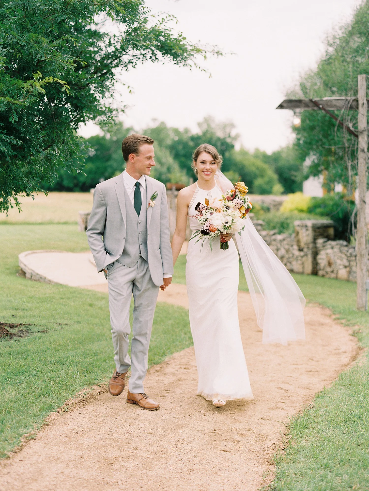 Bride & Groom Photo Inspiration | Romantic Summer Wedding Inspiration | Fort Worth Wedding Photographer | The Brooks at Weatherford