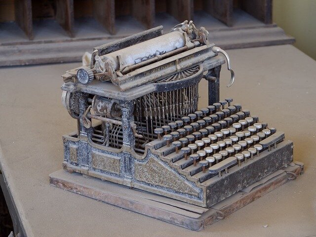 old-typewriter-3696_640.jpg