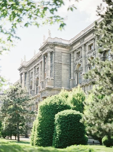 SusanneTimm_Vienna_City_Elopement_1.jpg