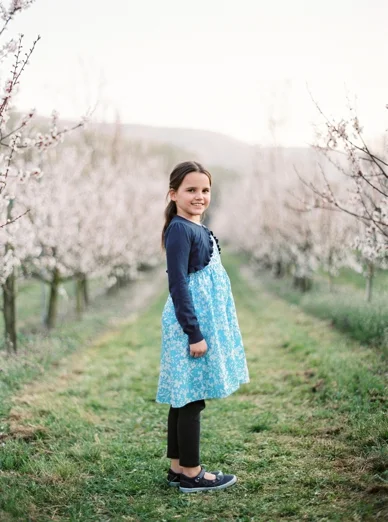 Apricot_Blossoms_Family_Shoot_0011.jpg