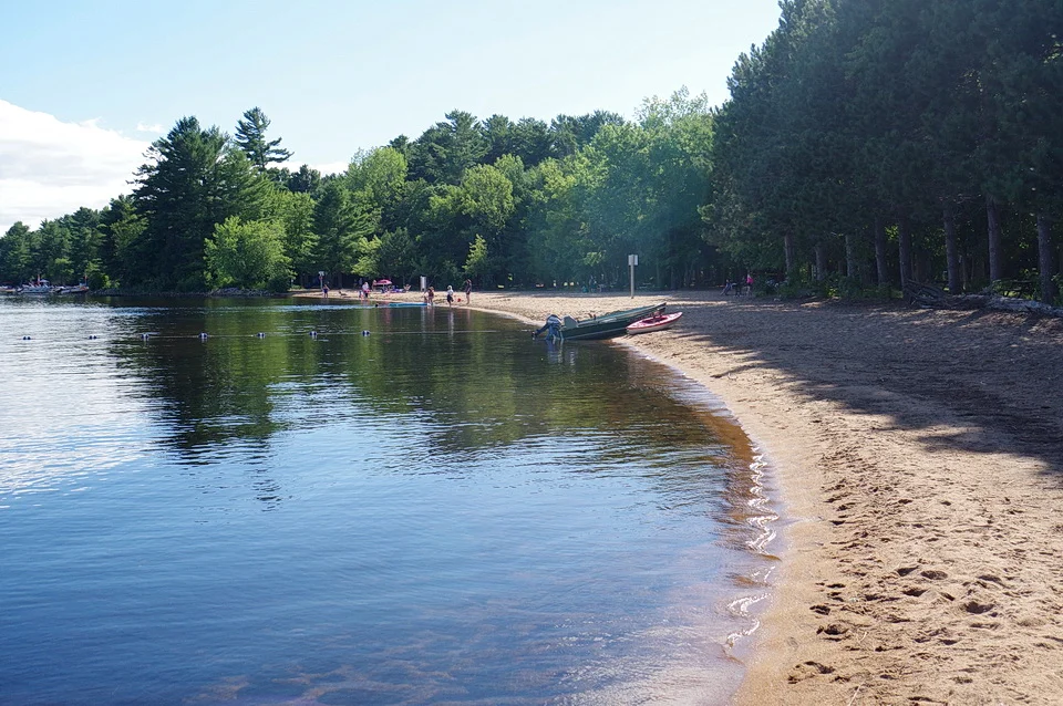 IMGP4243_sand_beach_Round_Lake_Bonnechere_Provincial_Park_July2916_fb.jpg