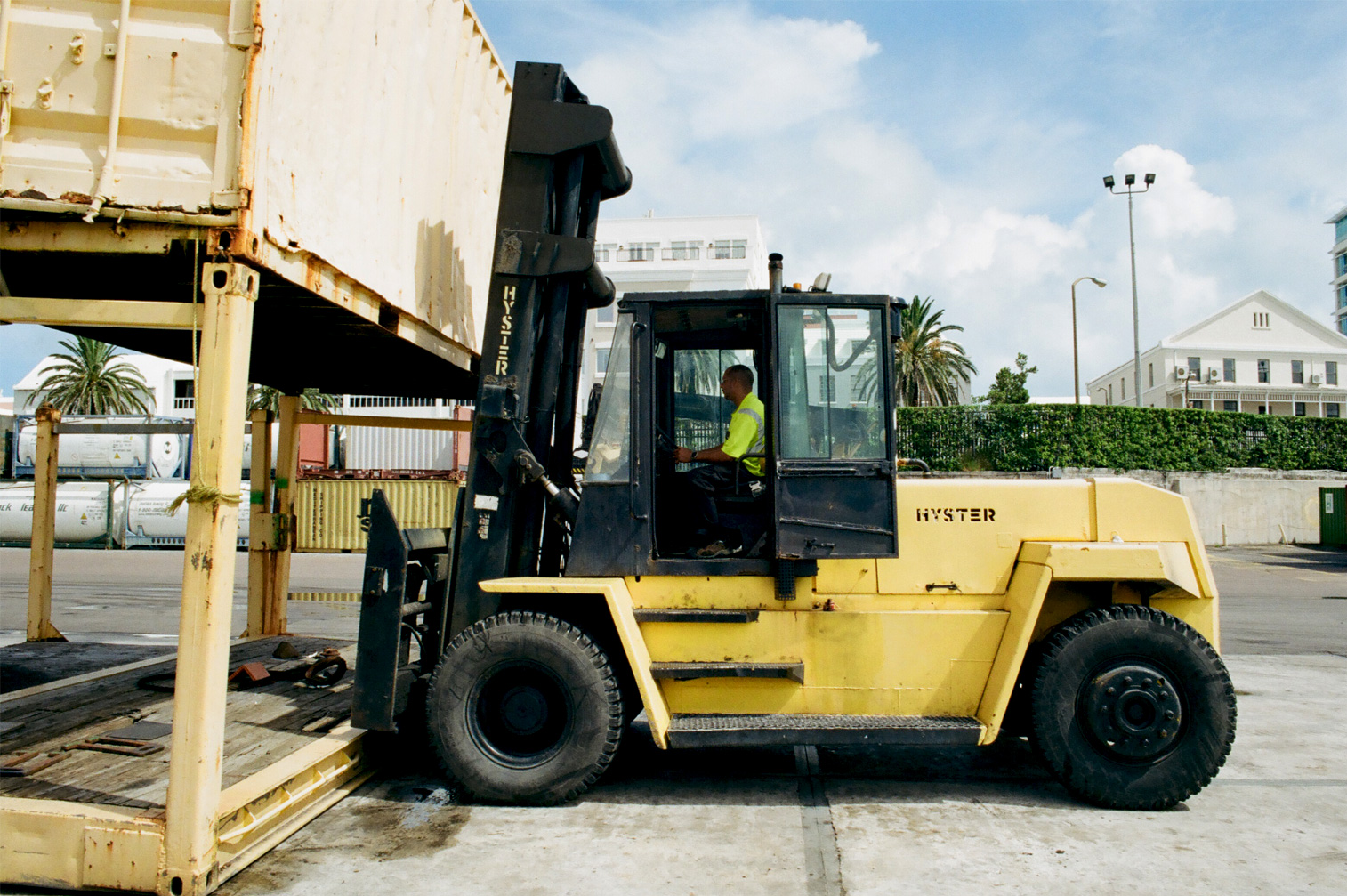 Lift More, Bermuda