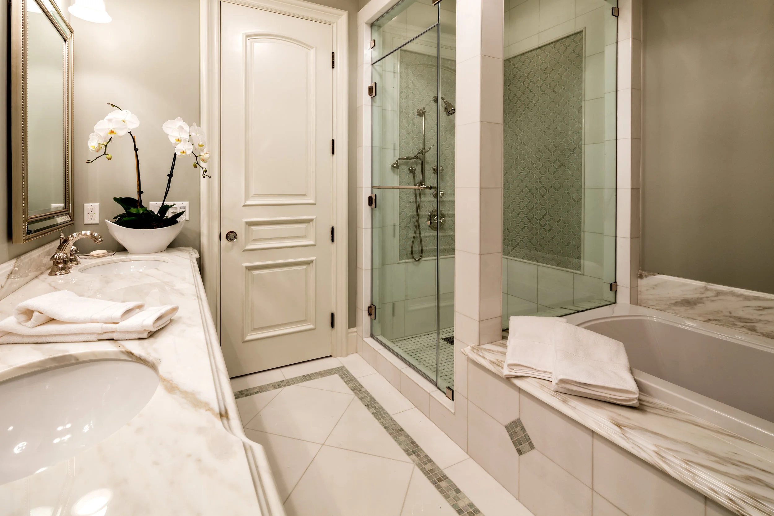 IRN_438_Fairview_Guest_Bath (1).jpg