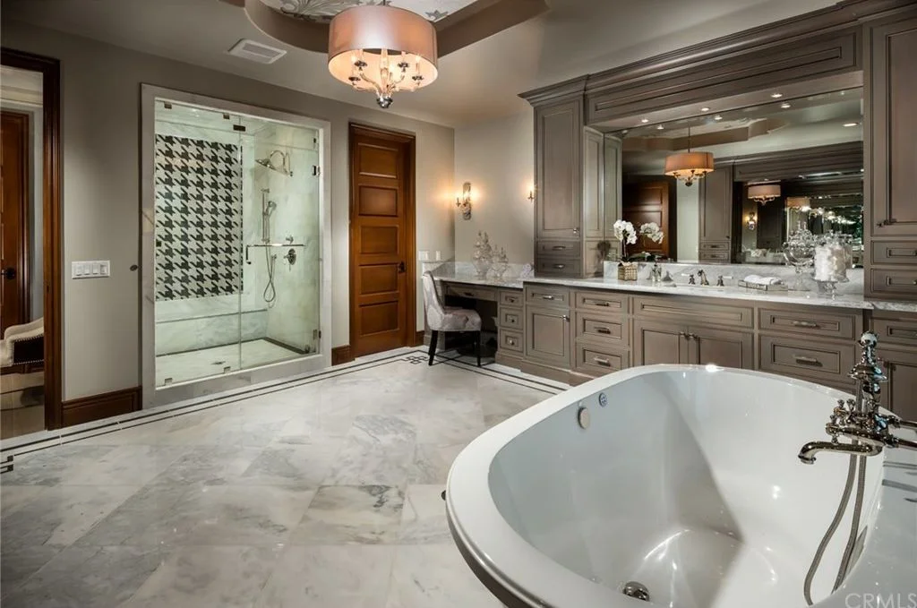 630 LEMON MASTER BATH.jpg