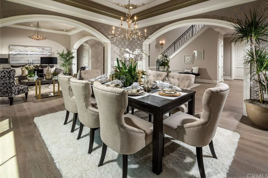 DINING ROOM2.jpg