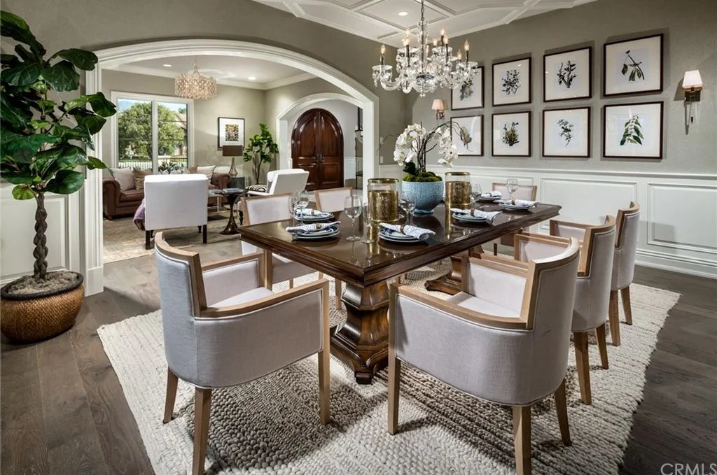 DINING ROOM.jpg