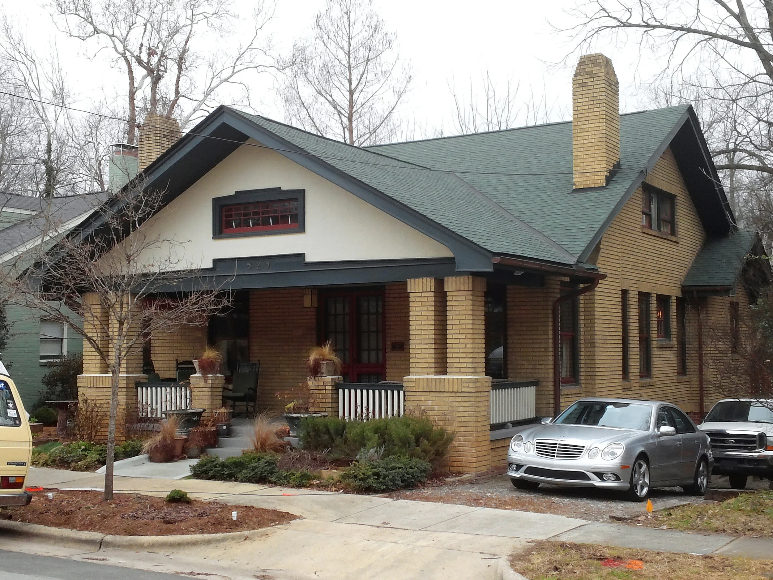 523 East Lane Street