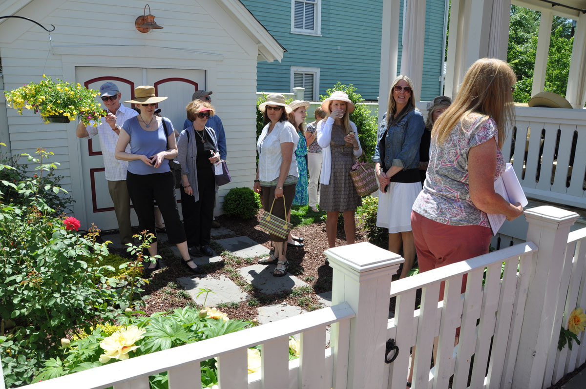 Oakwood Garden Club's Tour & Tea