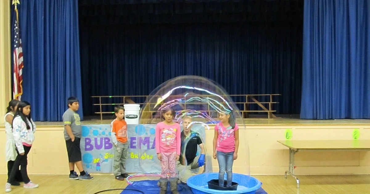 How Bubble Shows Support Early Childhood Development?