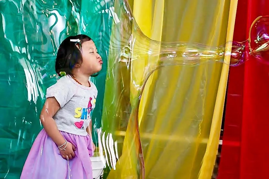 bubble show Indoor.jpg