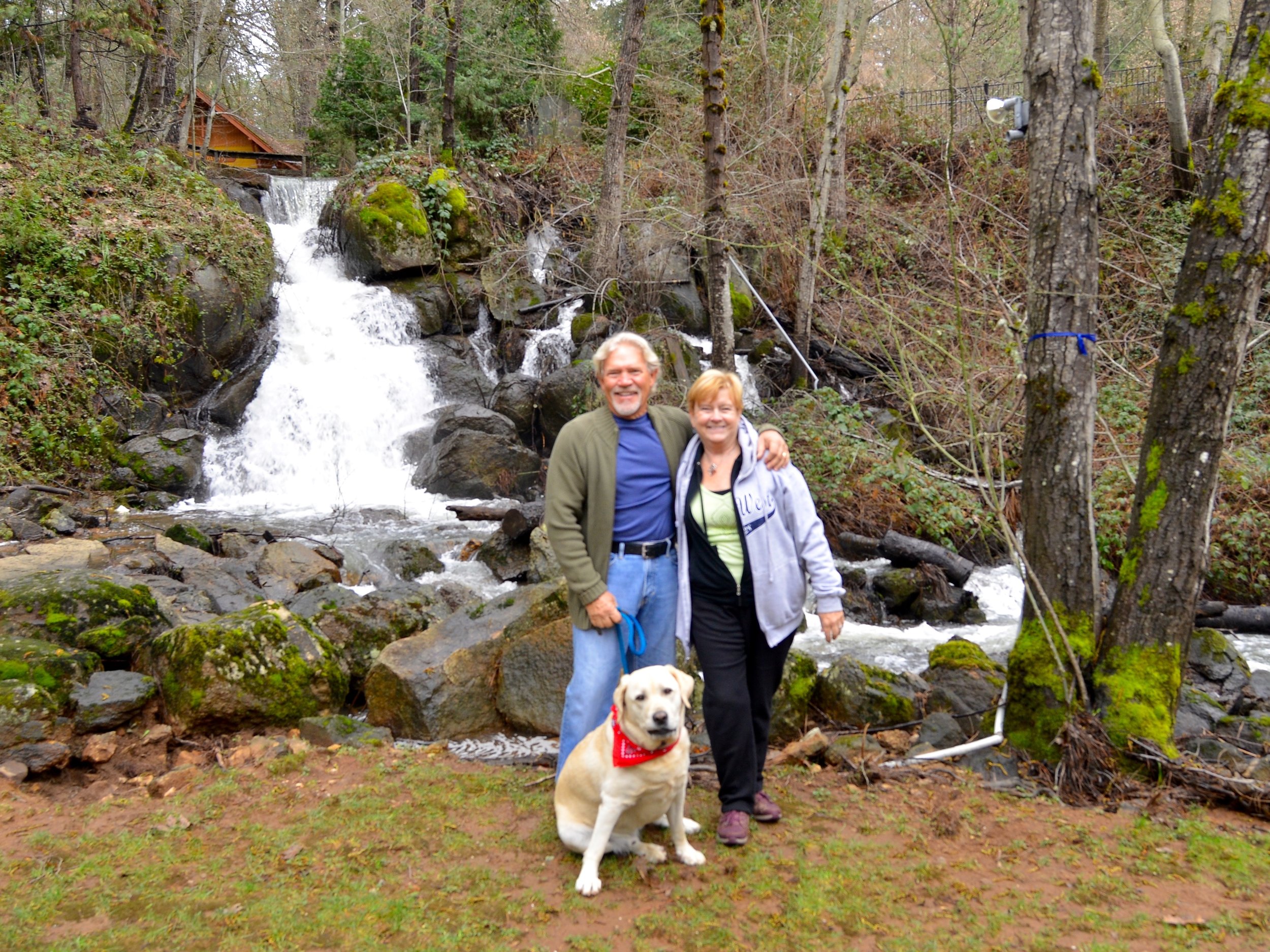 Nevada City....the waterfall beside the Northern Queen Inn. We're starting to unwind....Tuck wants to jump in.
