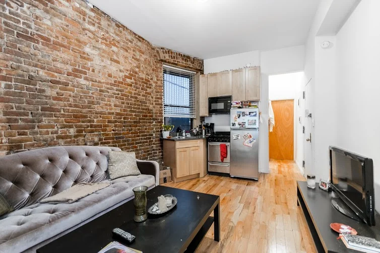 17 st marks sample — Gioia Realty