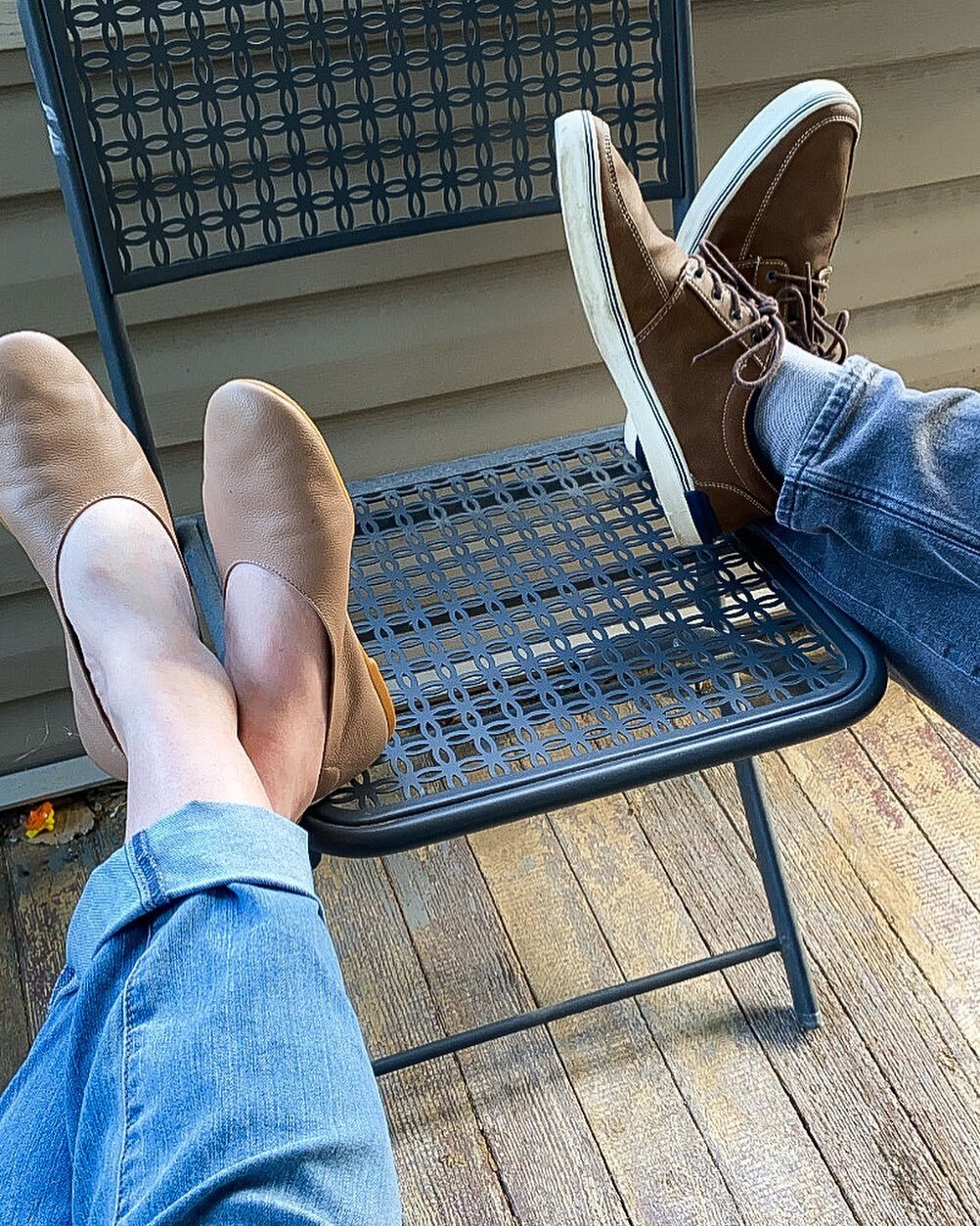 porch dates // most nights you can find us outside enjoying the birds chirping, a glass of boxed wine, and the shrieks of all the kids on the block having fun while trying to stay in their own yards