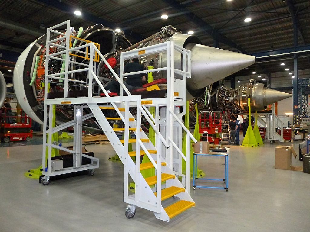 9. Airplane Engine Core Access c/w Sliding Platforms
