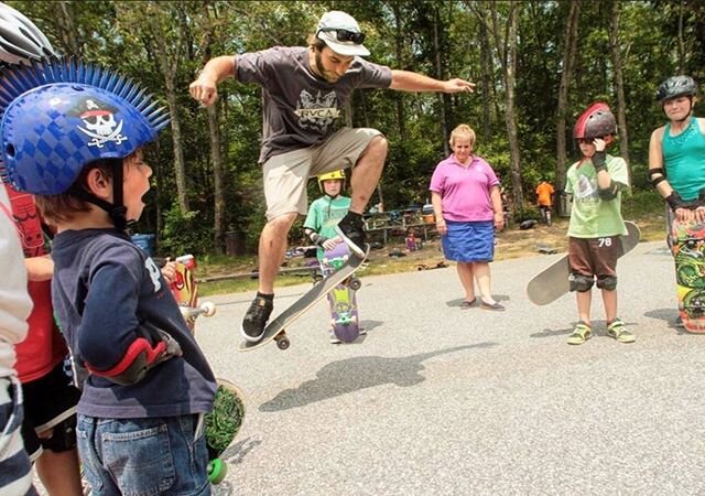 Back at it! Stoked to be in Rhode Island to run our Old Mountain Field Skate Camp for the weeks of 6/29 and 7/06 with @rogankennedy 🙌🏽 We have both half day and full day options. Register online through South Kingstown Recreation Department or call