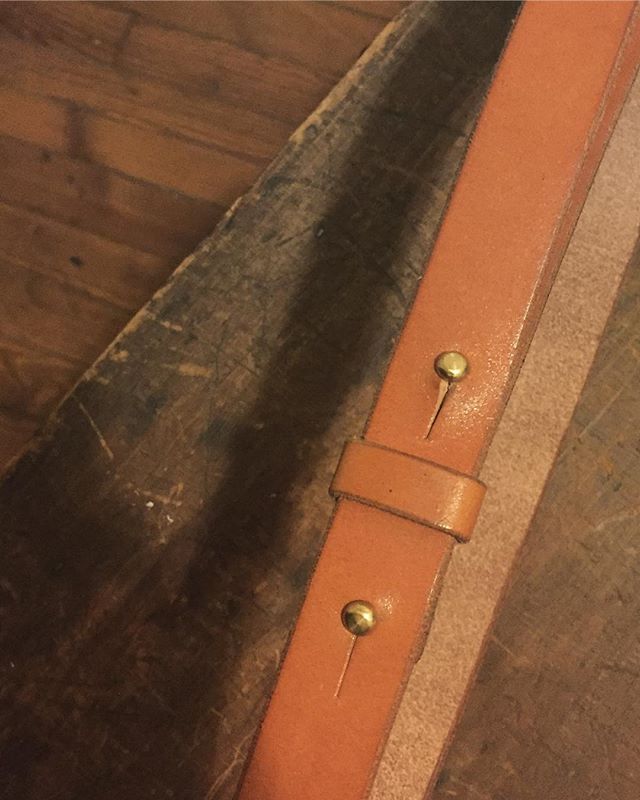 Details of a belt I designed for a friend | Taking your new year orders y&rsquo;all 👋🏽
.
.
.
.
.
#madebyhaptic #handmadeleathergoods #customleather #custombelt