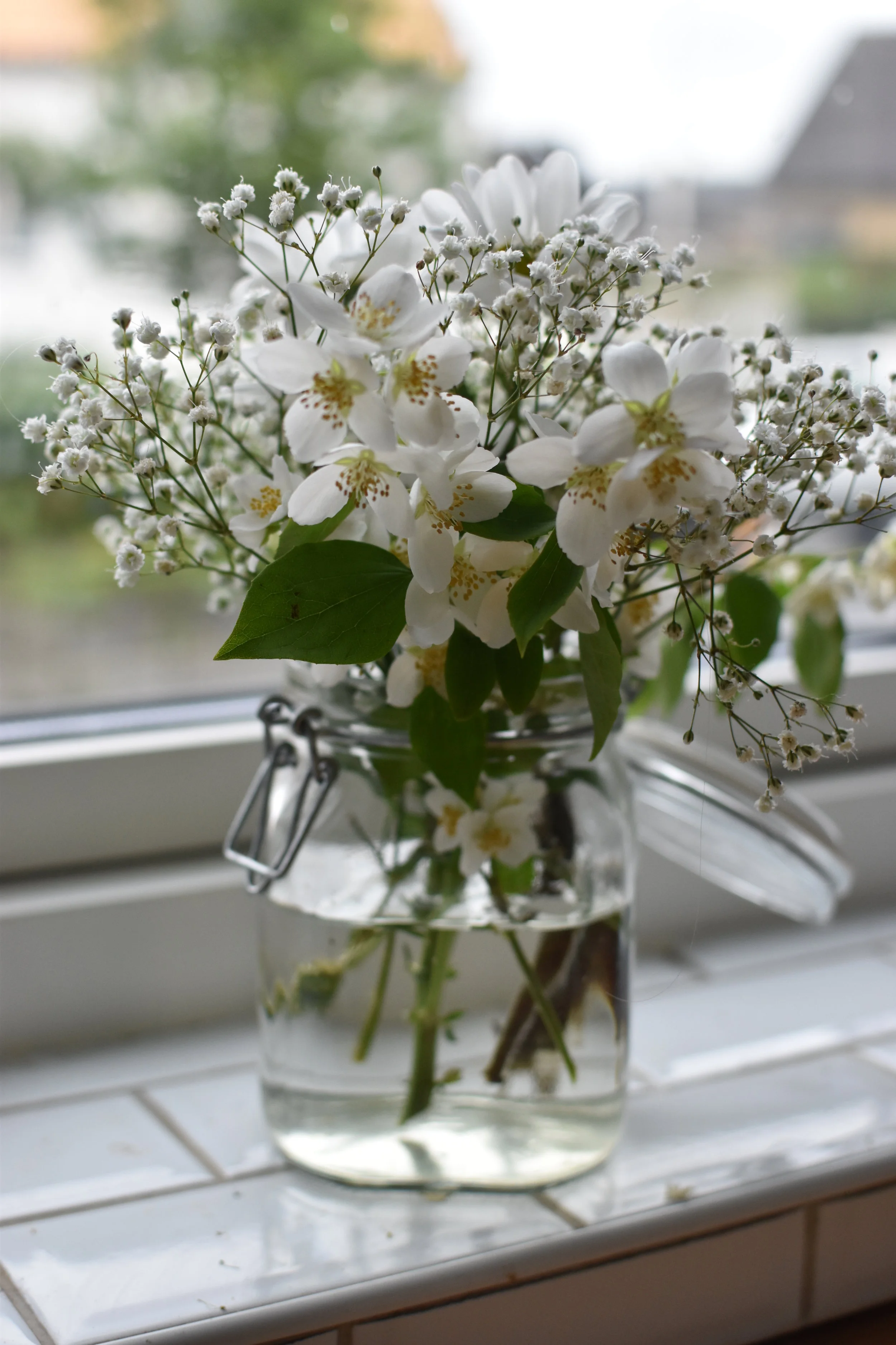 Fredagsbukett med leftover blomster från midsommar.