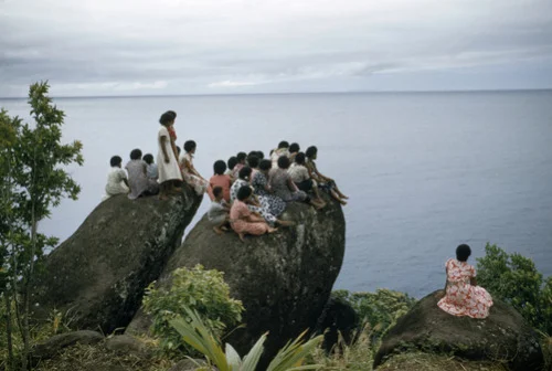 1980?, Luis Marden, Village woman chant songs to entice turtles to shore, Fiji.jpg