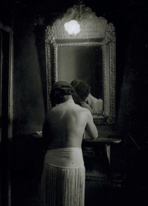 1932, Brassai, Toilette chez suzy.png