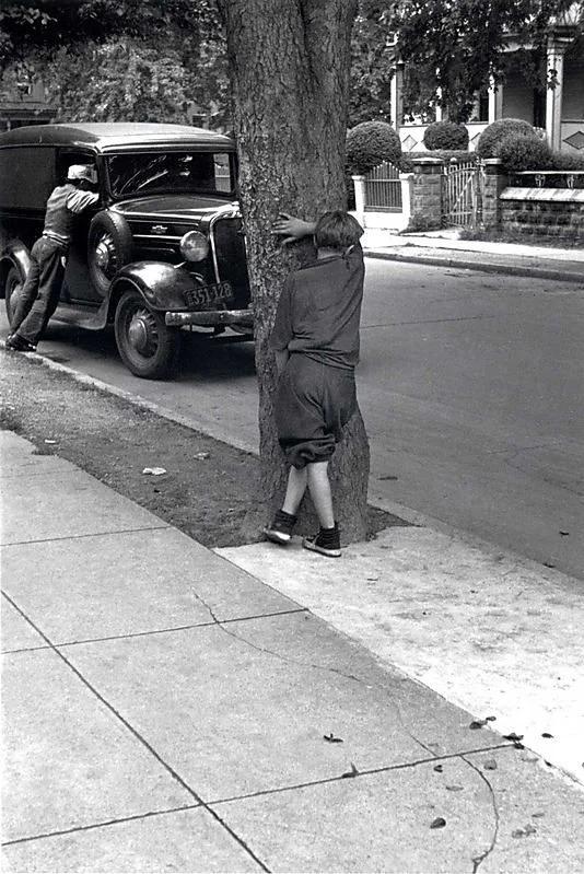 1942, Helen Levitt, NYC.jpg