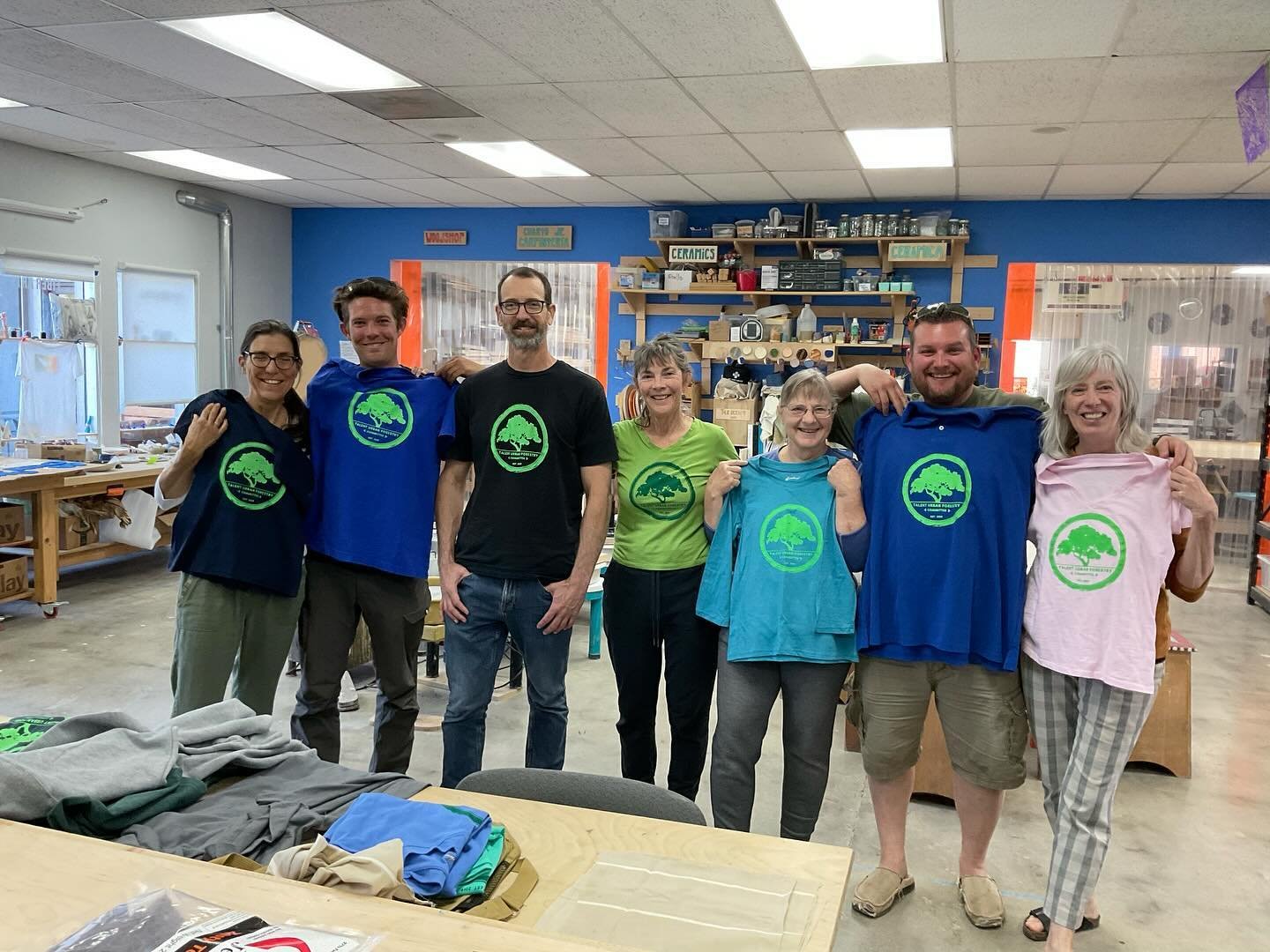 [Espa&ntilde;ol abajo] 
We loved having the Talent Urban Forestry Committee (TUFC) in the shop printing tee shirts and patches with their logo. They filled the shop with talk of trees and horticulture. The TUFC plans tree planting events and helps fo