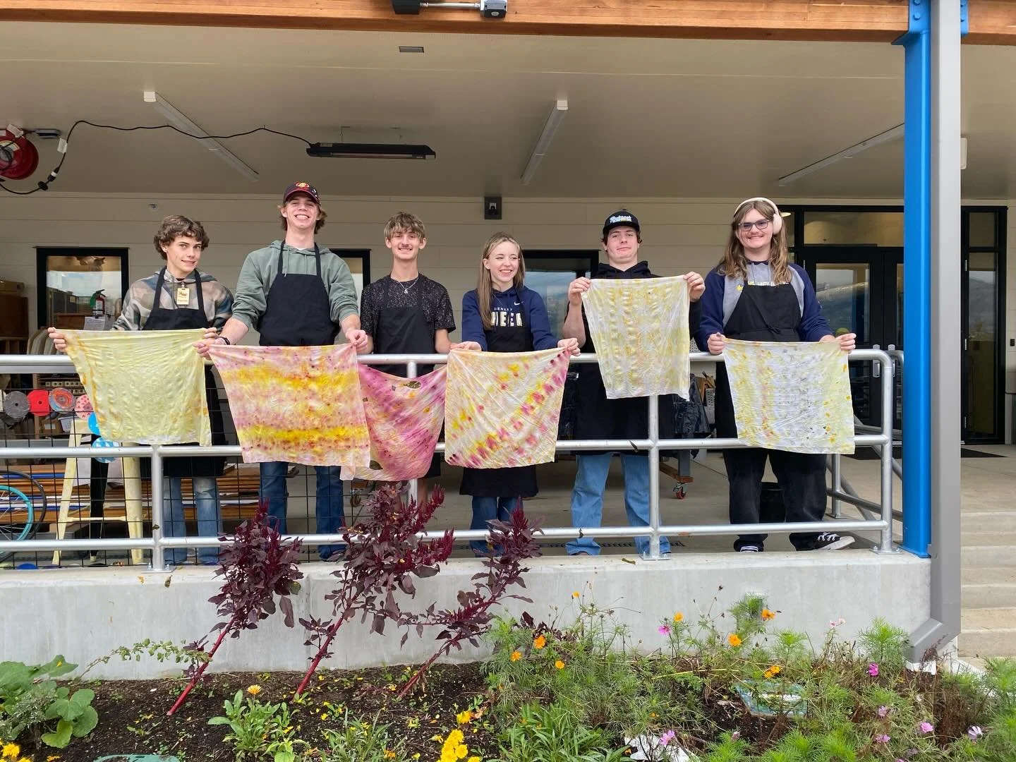 [Espa&ntilde;ol abajo] ✨💙🤩
✨ Big shoutout to Henley High School&rsquo;s Engineering Club! ✨

We had an absolute blast hosting this incredible crew from Klamath County at Talent Maker City!

These students jumped into all the making things &mdash; s
