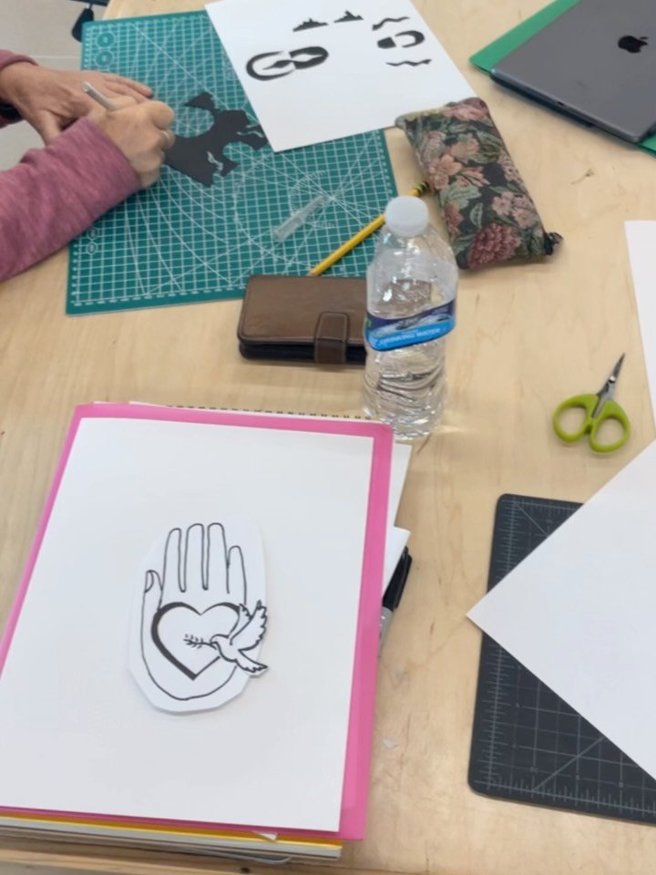 [Espa&ntilde;ol en los comentarios] ✨💙🤩 We&rsquo;re so excited to spotlight one of our newest community partners, the Osher Lifelong Learning Institute at Southern Oregon University (OLLI at SOU)!
It has been such a delight welcoming their members 