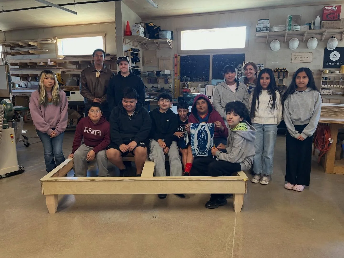 [Espa&ntilde;ol abajo] ✨💙🤩
We had the opportunity to welcome Talent Middle School to Talent Maker City this Spring Break for an incredible week of STEAM exploration! 🎨✨

Students dove into watercolor, mosaic, cyanotype printing, intro to carpentry